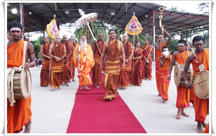 Atal Peeta Coronation Swami Nithyananda.jpg