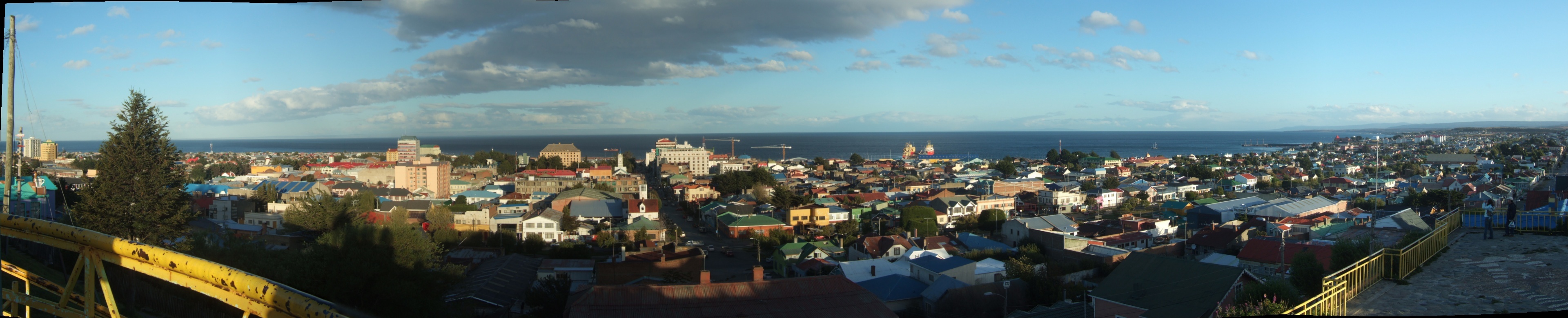 Punta Arenas panorama.jpg