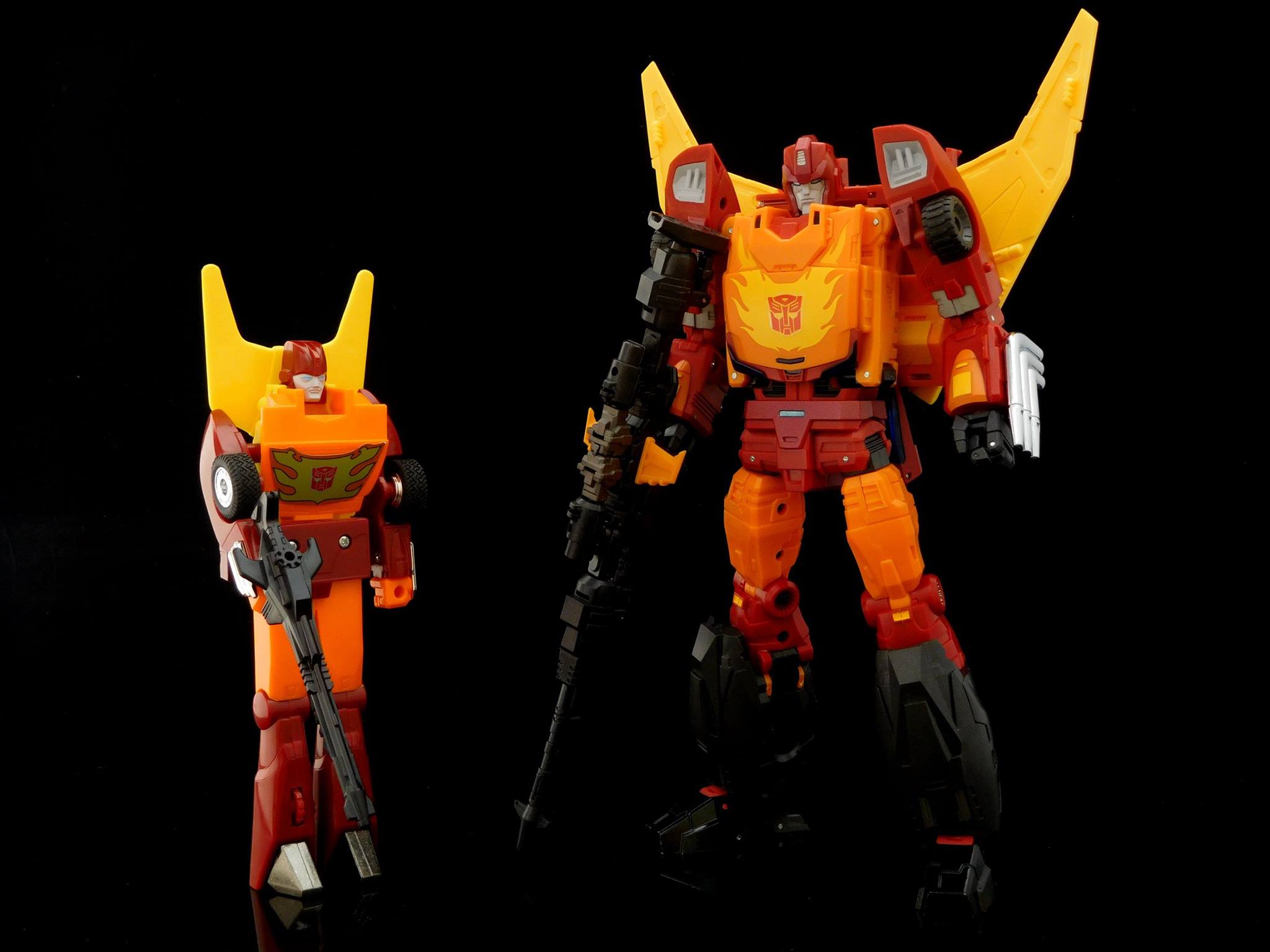 Generation 1 Rodimus Prime and DX9 Toys Carry in robot mode