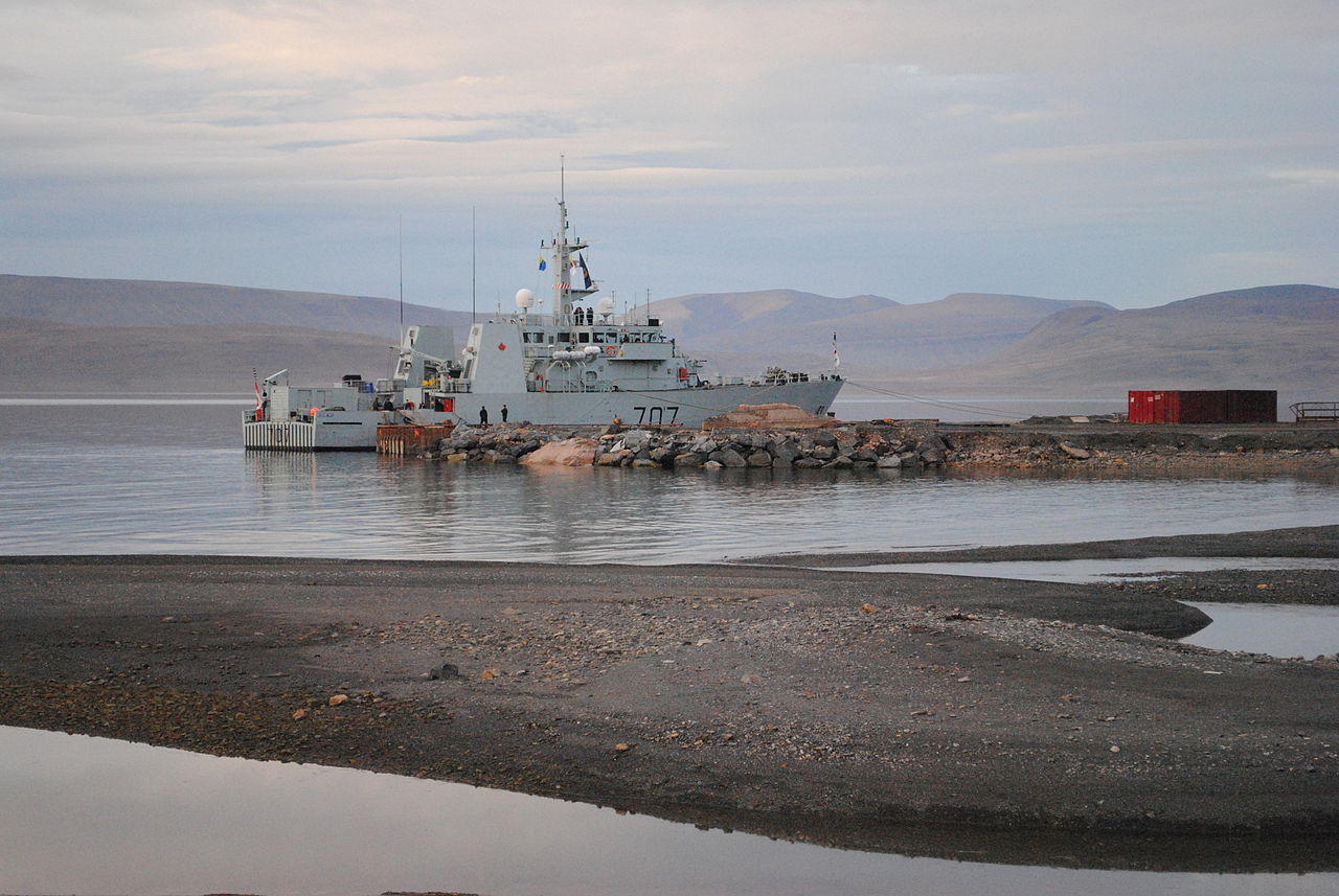 HMCS Goose Bay moored at Nanisivik.