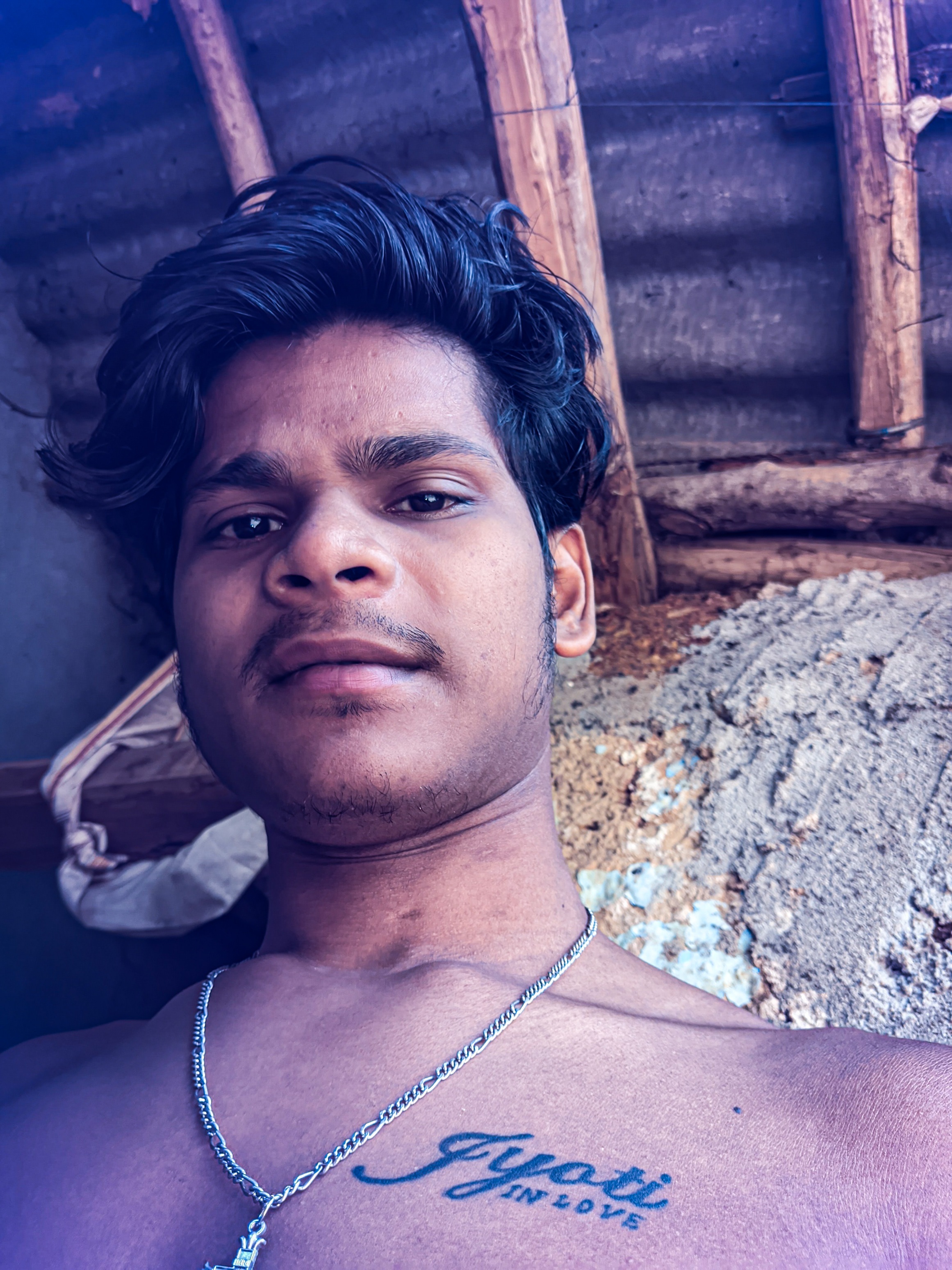 Selfie Poses Of Mangu Kumar Sahoo • Normal HD 11.jpg