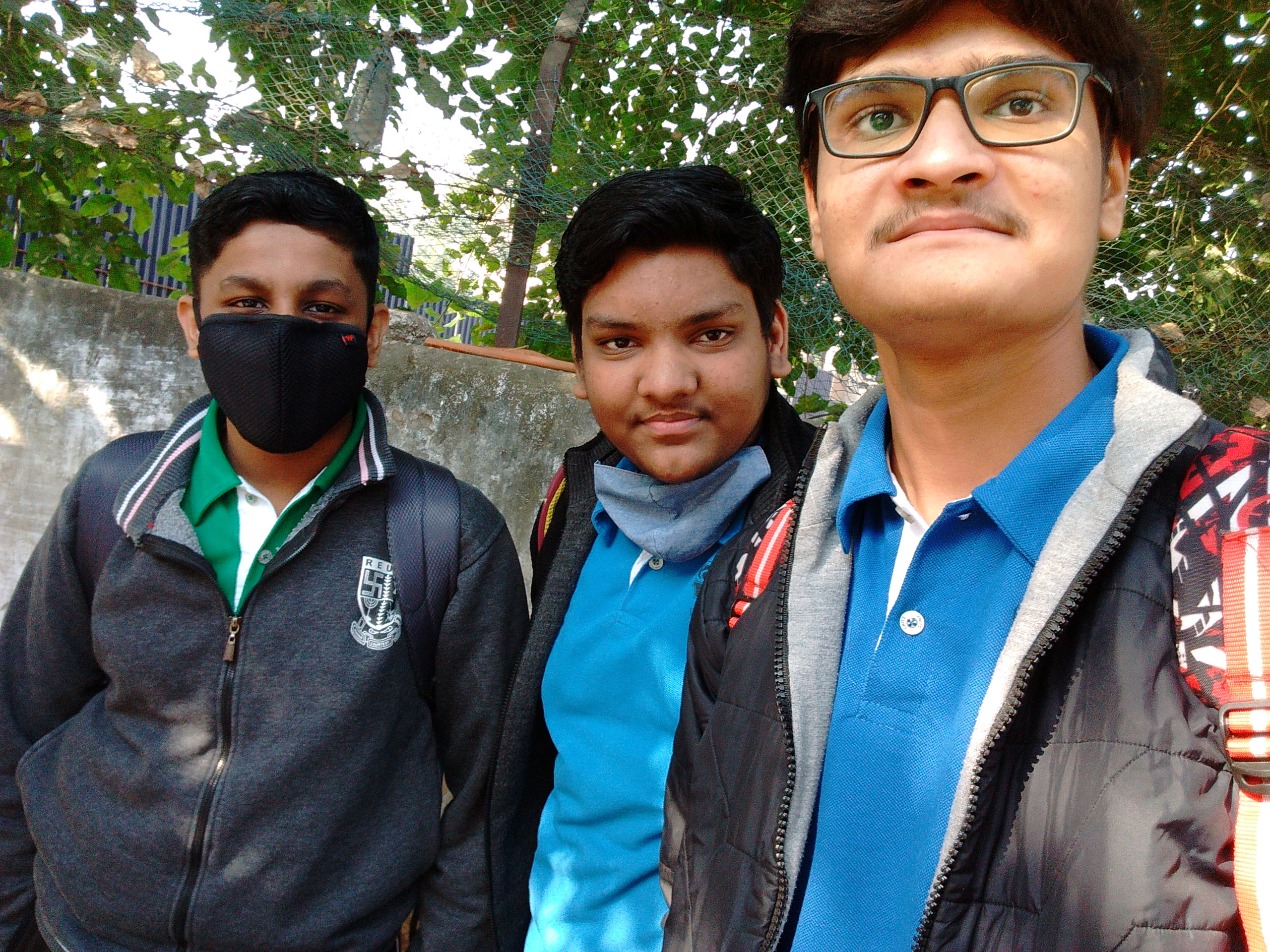 Parth Siddhpura with his friends.jpg